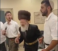 האדמו"ר מפאשקאן בטיש