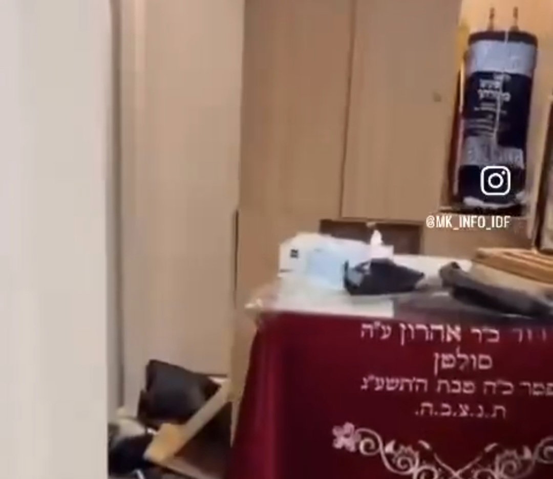 זעזוע בקהילה היהודית בפריז: בית כנסת ברובע ה-19 הושחת וניזוק קשות - כך זה נראה אחרי