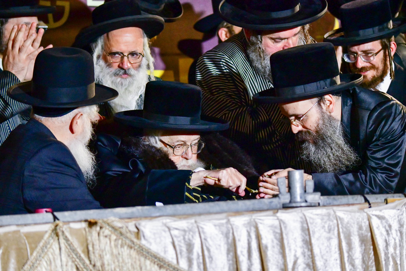 המעמד של תולדות אברהם יצחק בחצור הגלילית