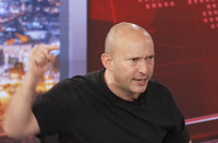 "לאריה דרעי אין אלוקים, אני יותר דתי ממנו!" | נפתלי בנט מתפוצץ באולפן 'כיכר'