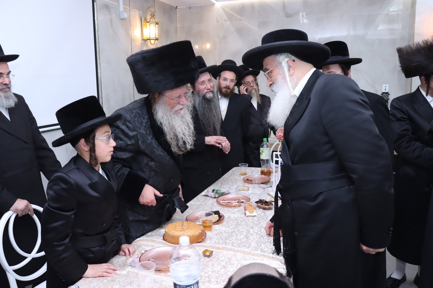 שמחת בר המצווה לנכד האדמו"ר מקוזמיר