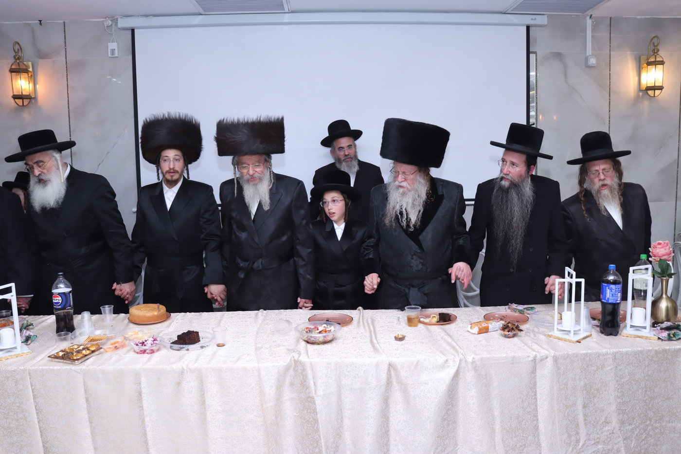 שמחת בר המצווה לנכד האדמו"ר מקוזמיר