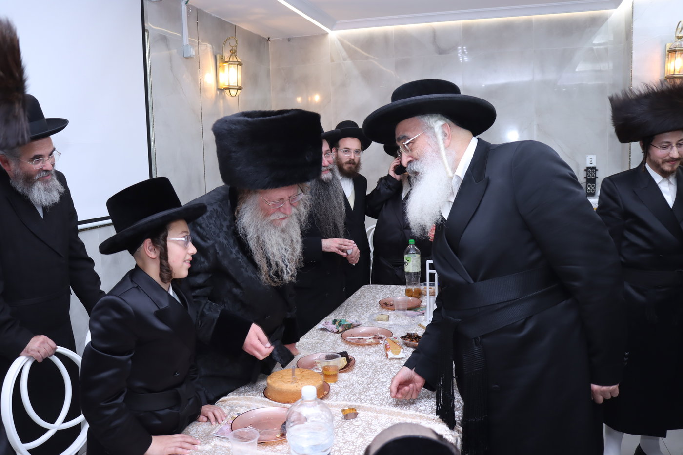 שמחת בר המצווה לנכד האדמו"ר מקוזמיר