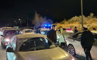 שב"כ הוקפץ לזירה: מעצר חריג בכביש 1 של חשודים בעבירות ביטחוניות