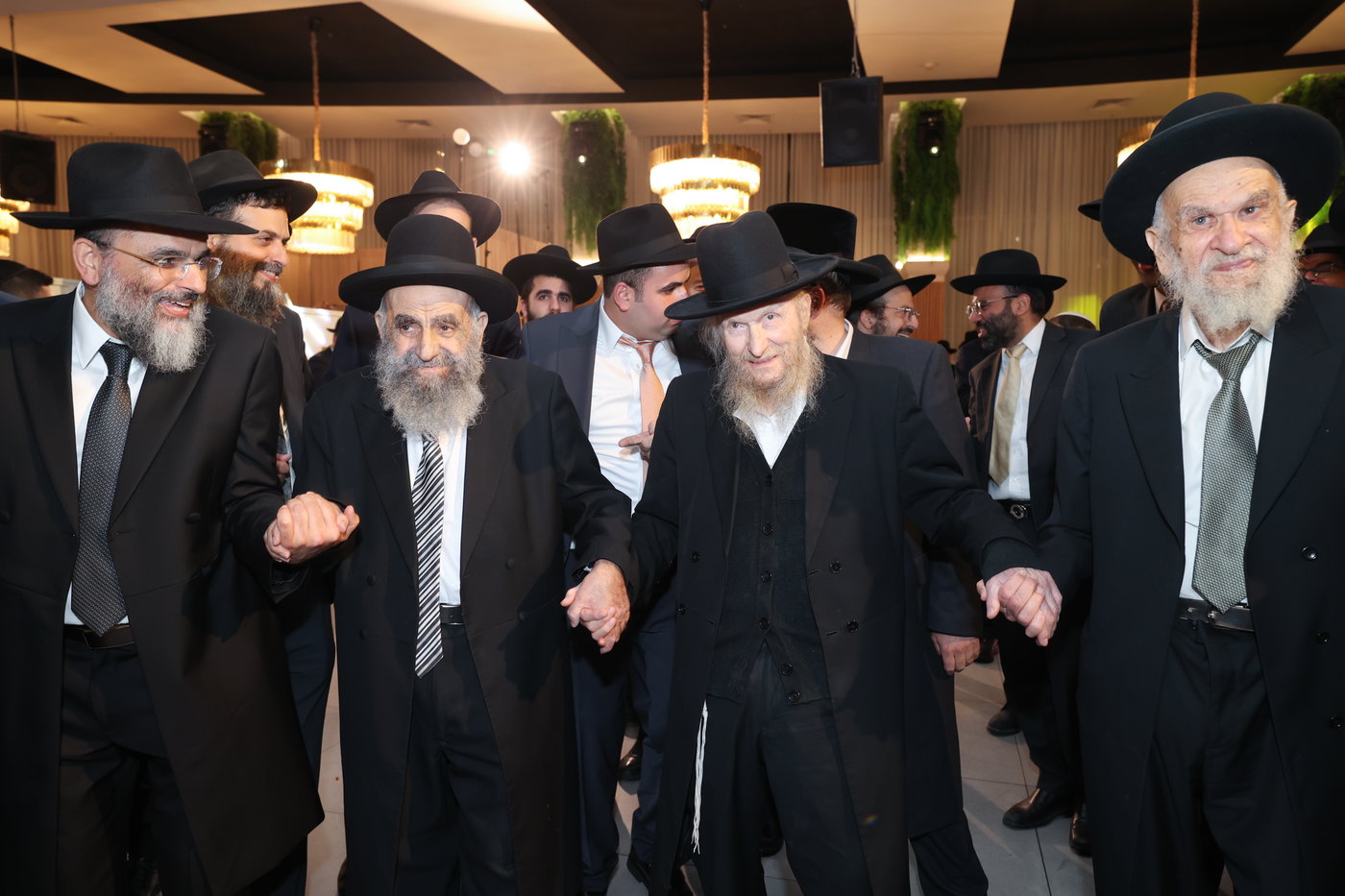 שמחת נישואי נכד הגר"מ צדקה