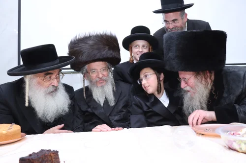 שמחת בר המצווה לנכד האדמו"ר מקוזמיר