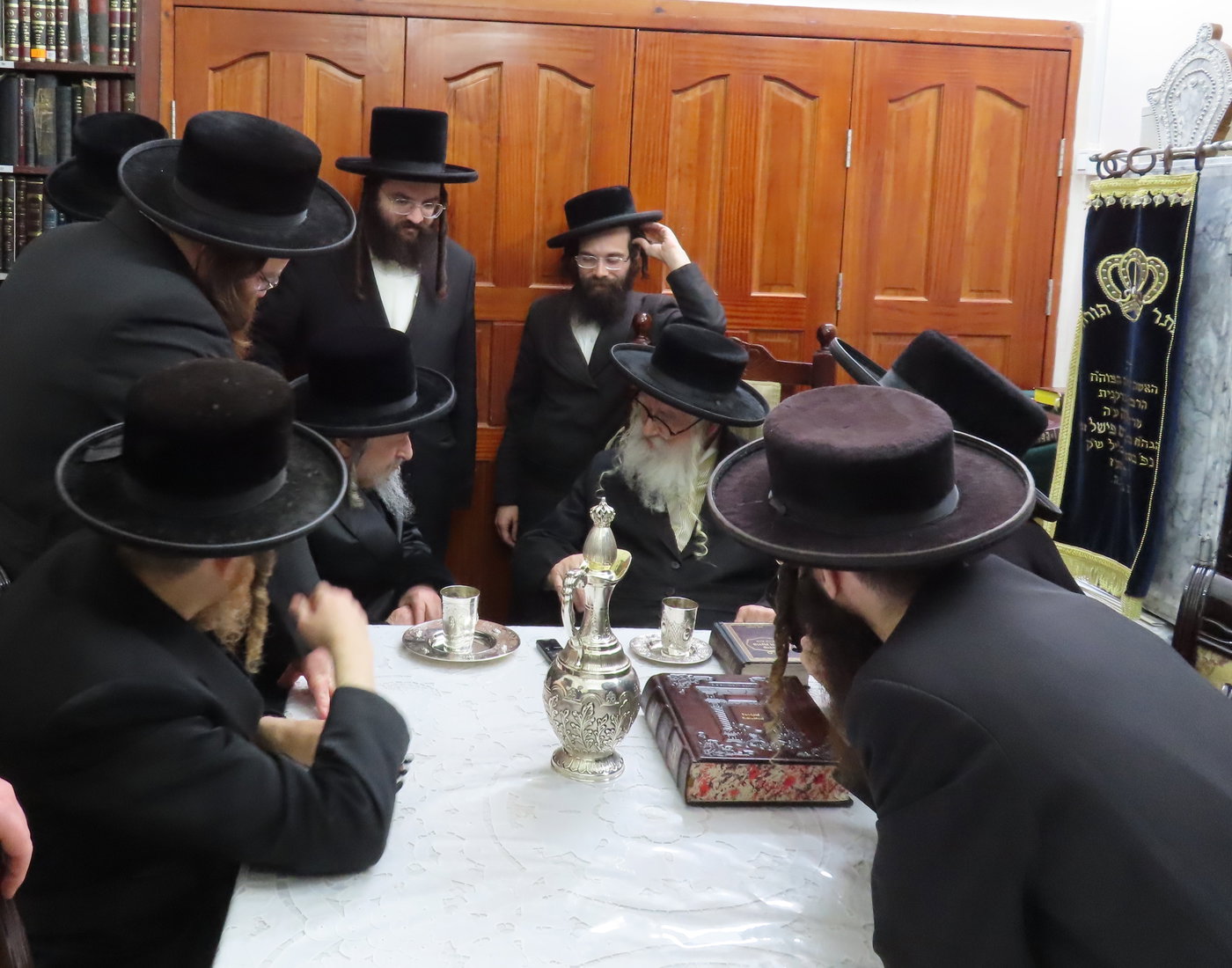 האדמו"ר מסקאליע בביקור בארה"ק