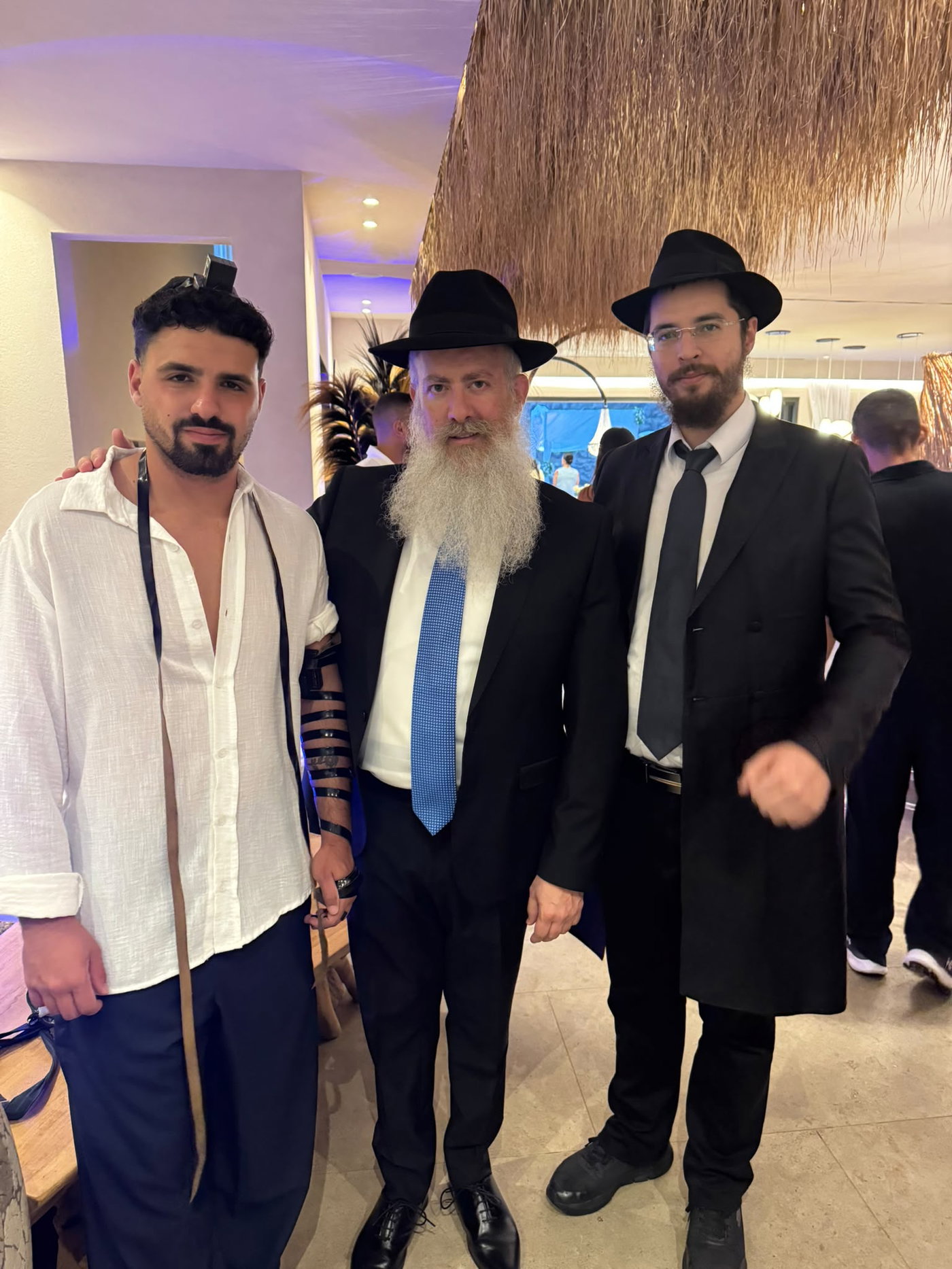 מזל טוב באי היוקרתי: שתי חופות יהודיות נערכו תוך 24 שעות במיקונוס