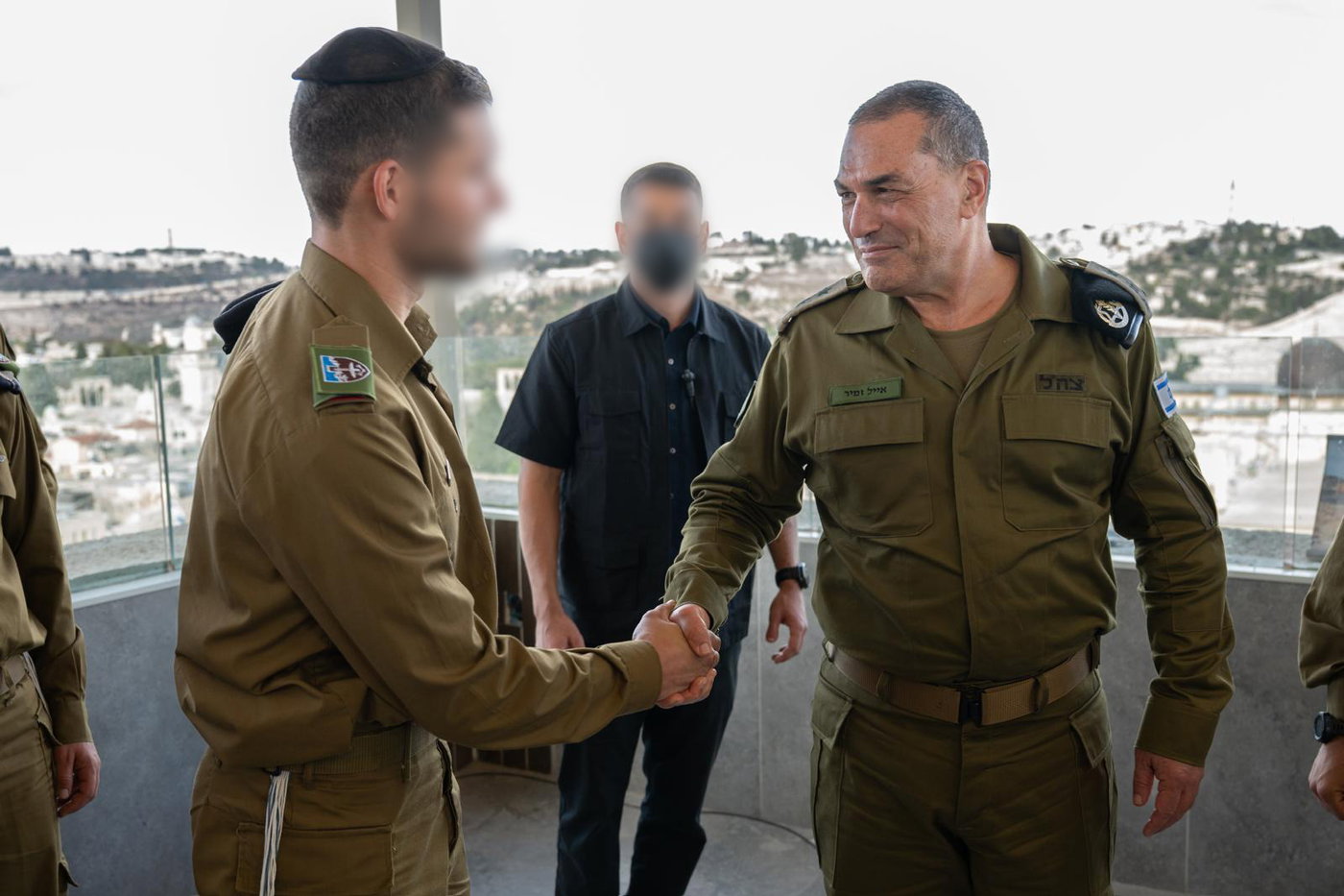 קצין חרדי עם הרמטכ"ל