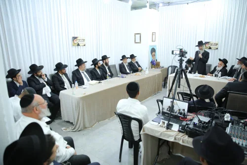 האהבה העצומה לעדת תימן; בני הקהילה התימנית התכנסו ביום הילולת מרן 