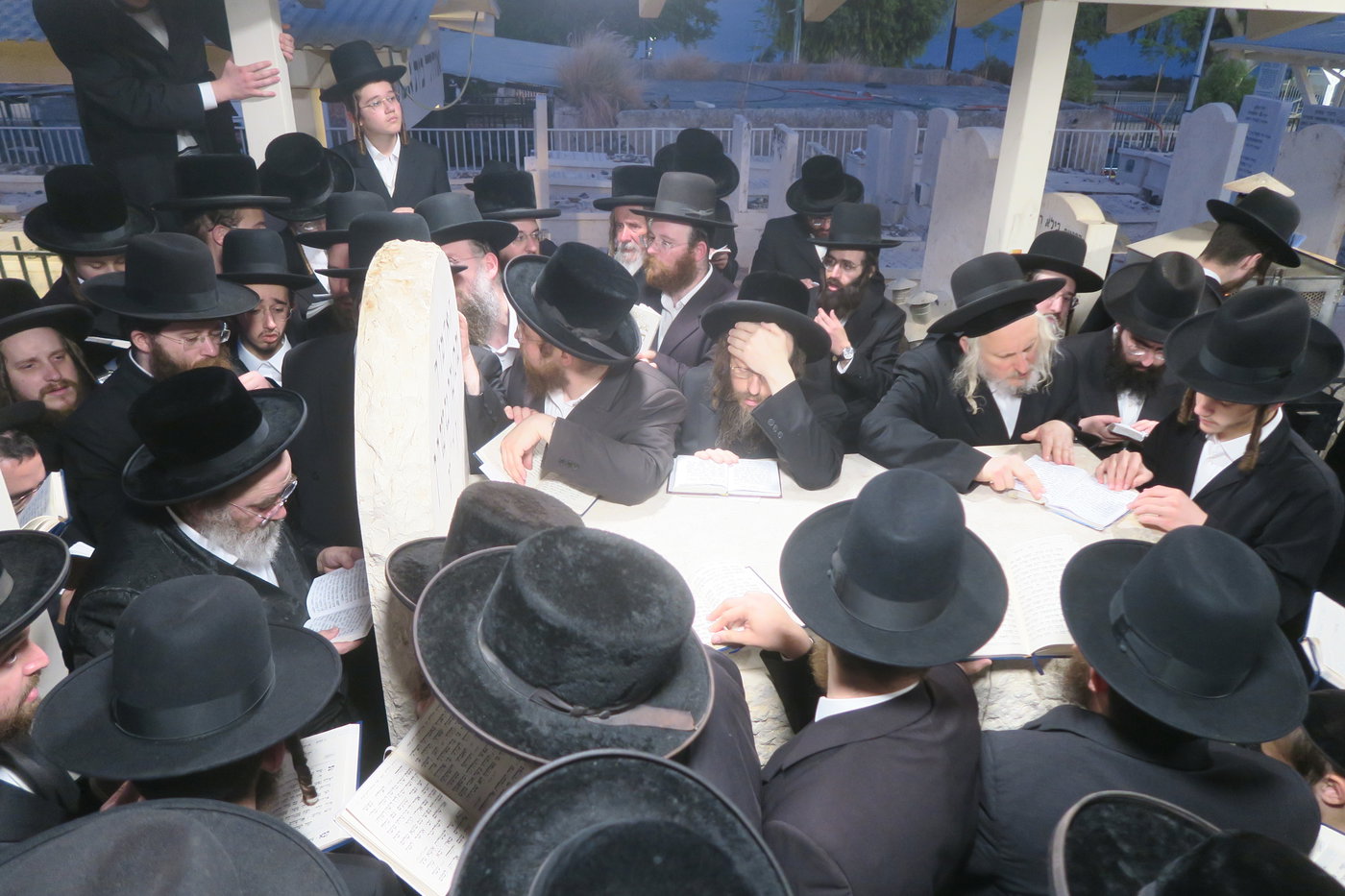האדמו"ר מסטוטשין בעיה"ק טבריה