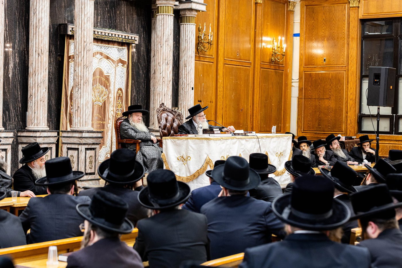 עצרת הספד בצאנז קלויזנבורג