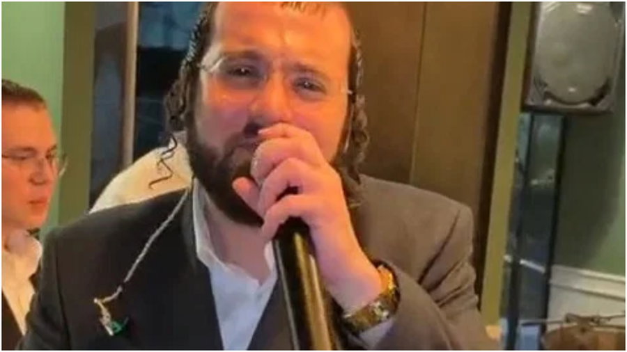 בכירי התעשייה חגגו יום הולדת בהפתעה לזמר מוטי ויזל • צפו