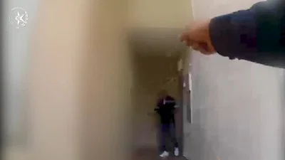 נהג ללא רישיון ניסה להימלט מהשוטרים, נעצר אחרי מרדף וזה מה שהתגלה | צפו