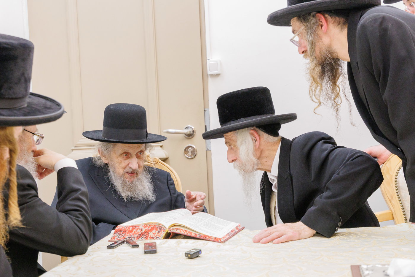 הגר"ד לנדו בביקור אצל האדמו"ר מסטריקוב