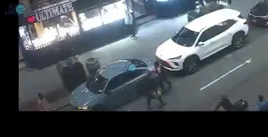 מזעזע: מגיחה מאחור, דוקרת את החסיד בלב הרחוב הסואן - ובורחת