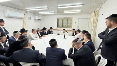 המנהיג הליטאי קיבל בביתו אנשי עסקים חרדים; "אתם חלק מאיתנו - מעולם התורה, אני אדאג לכם"