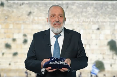 יו"ר ש"ס דרעי דרעי בהתחייבות דרמטית: תפילין לכל נער שחוגג בר מצווה
