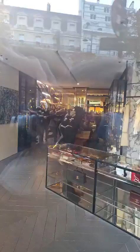 כאוס טהור באיטליה