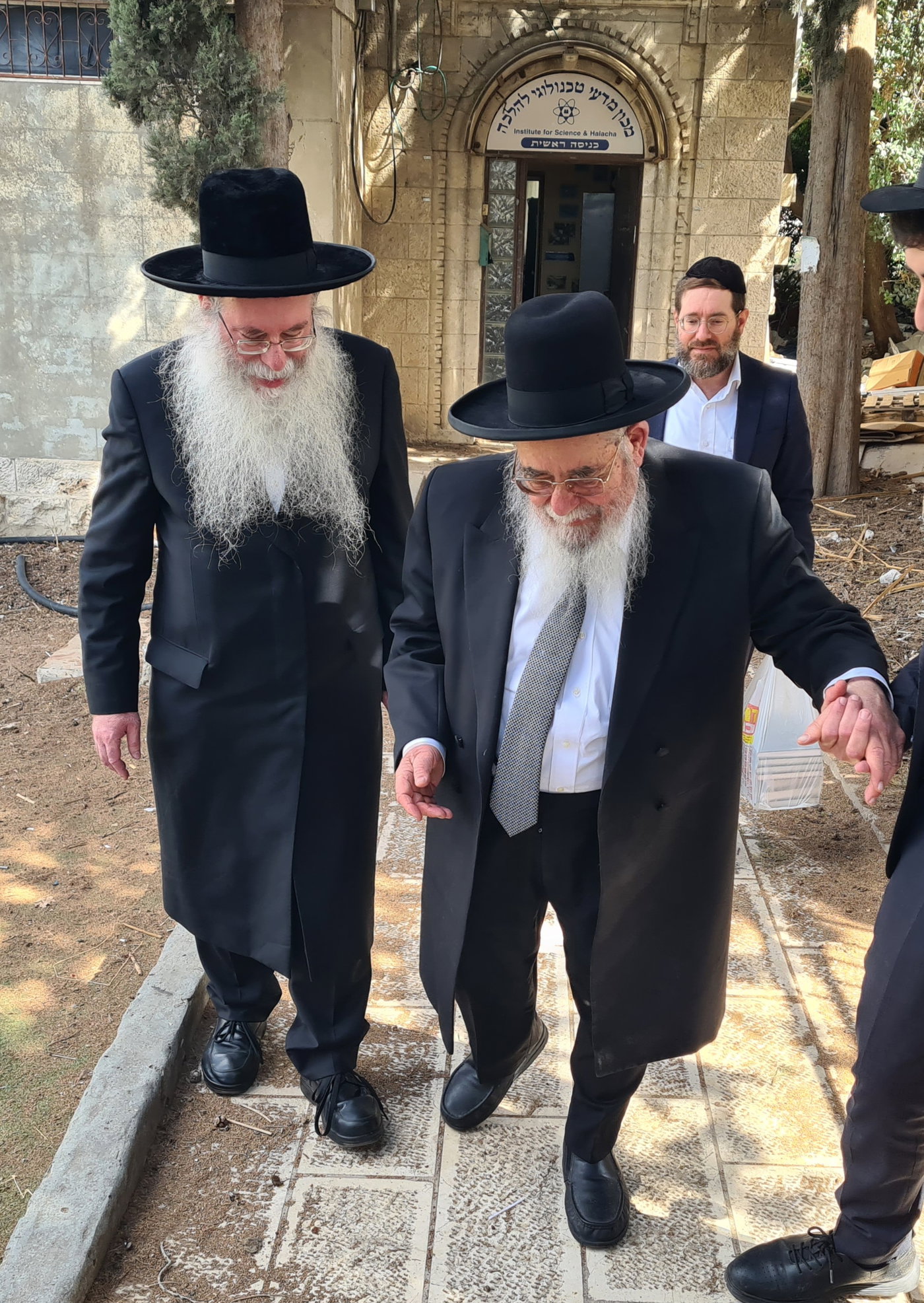 ביקור רב רושם: רבי אברהם סלים במכון המדעי טכנולוגי להלכה