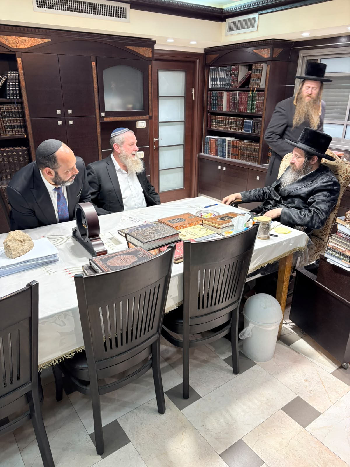 מגמה מפתיעה בשטח: החיבור בין הציבור החרדי לנעם לישראל מתרחב ובא לידי ביטוי בסקרים