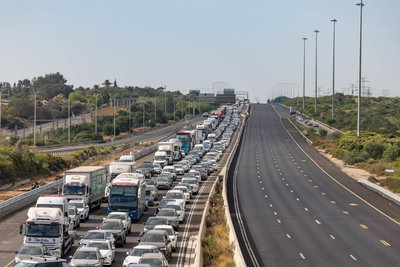 חסימת כביש 4 | ארכיון