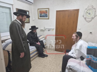 הרב שלום לנדא מבקר את אלי לוון בערב שבת