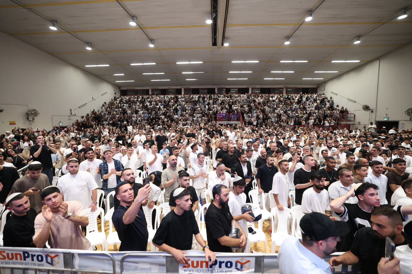 גלריית תמונות מהעצרת
