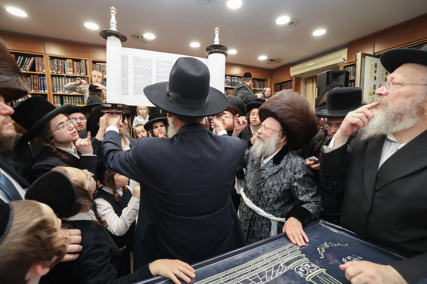 הכנסת ס"ת בנדבורנה באניא