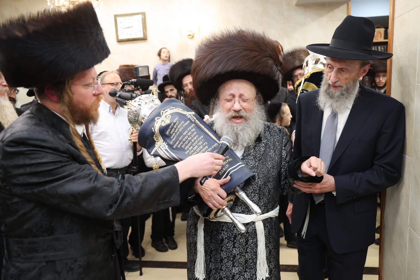 הכנסת ס"ת בנדבורנה באניא