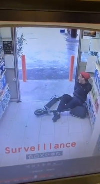 תיעוד קשה לצפייה: הרגעים האחרונים של המוסלמי שנרצח בפיגוע