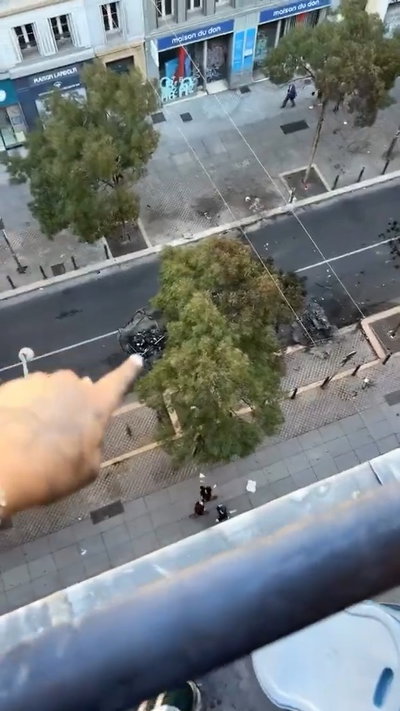 הדיירת בכתה למצלמה: הפח התפוצץ ברחוב - ושרף דירה בקומה השישית
