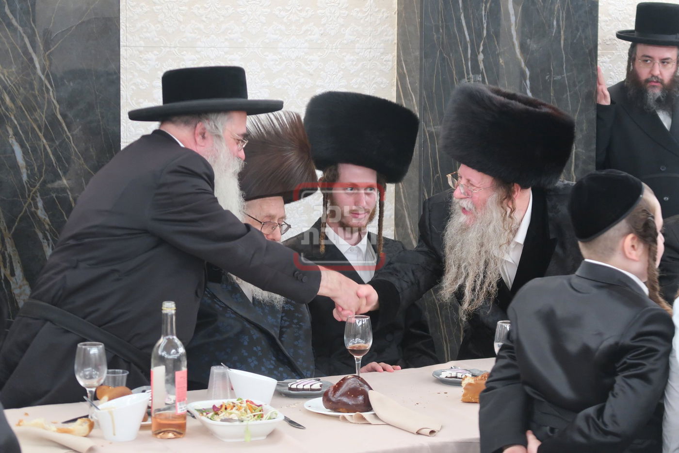 שמחת בית קוזמיר בהשתתפות האדמו"ר מאמשינוב