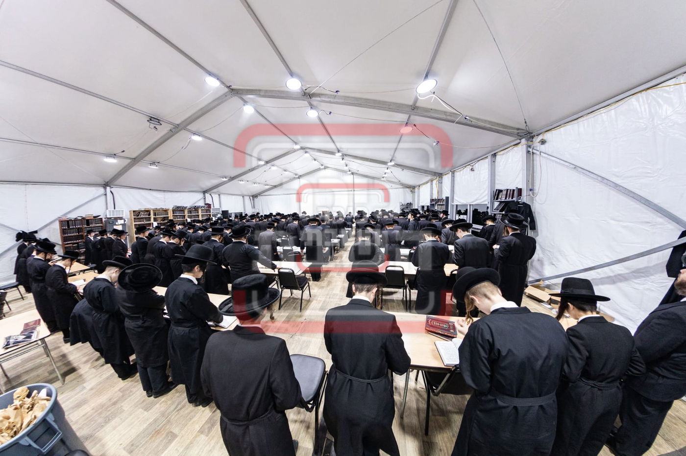 האדמו"ר מסערדאהעלי בקאנטרי