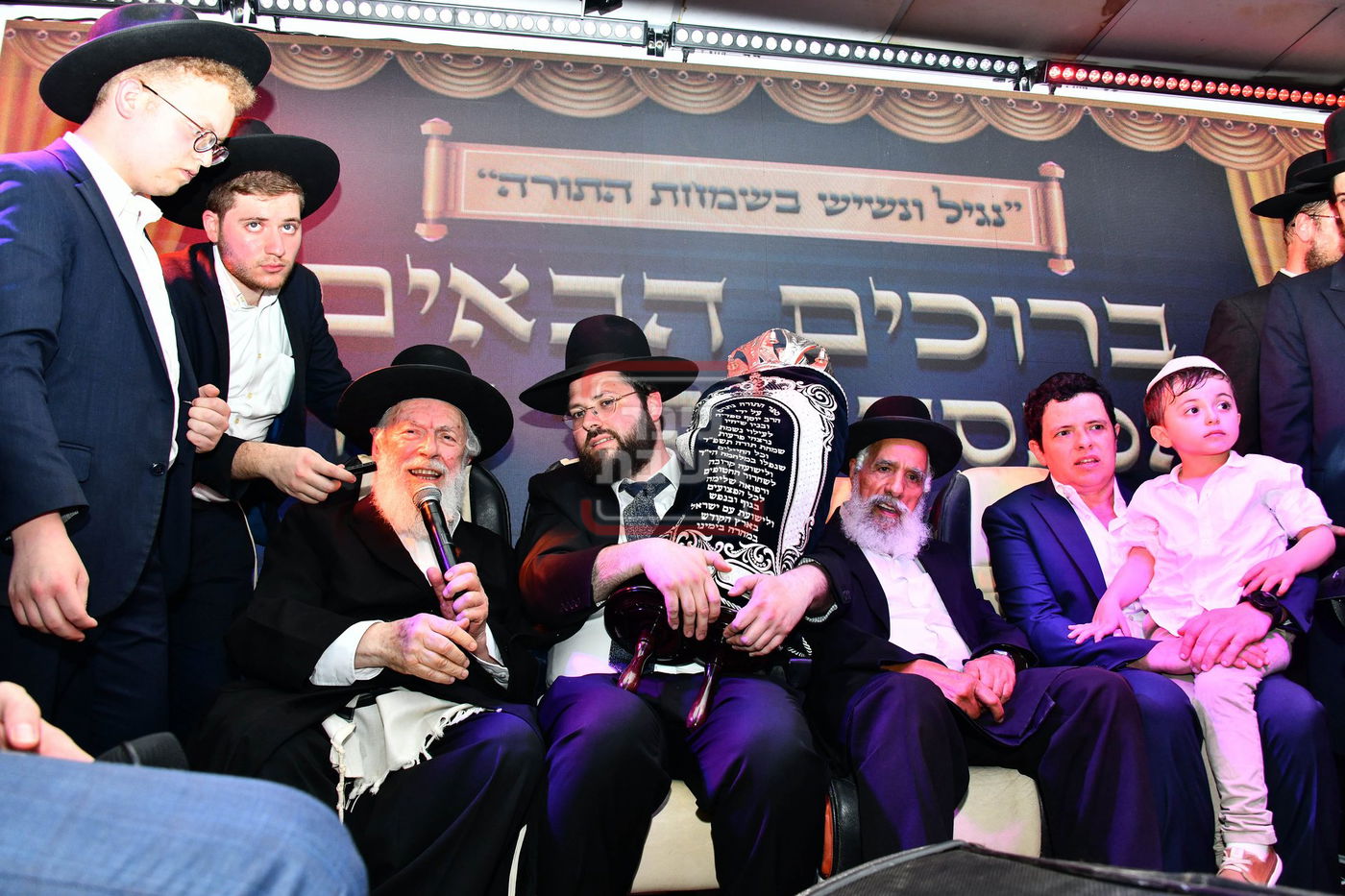 הכנסת ס"ת לכולל נץ