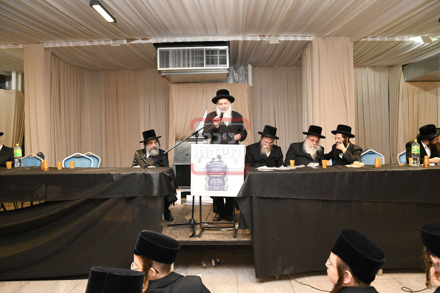 מעמד 'לכונן' בויז'ניץ