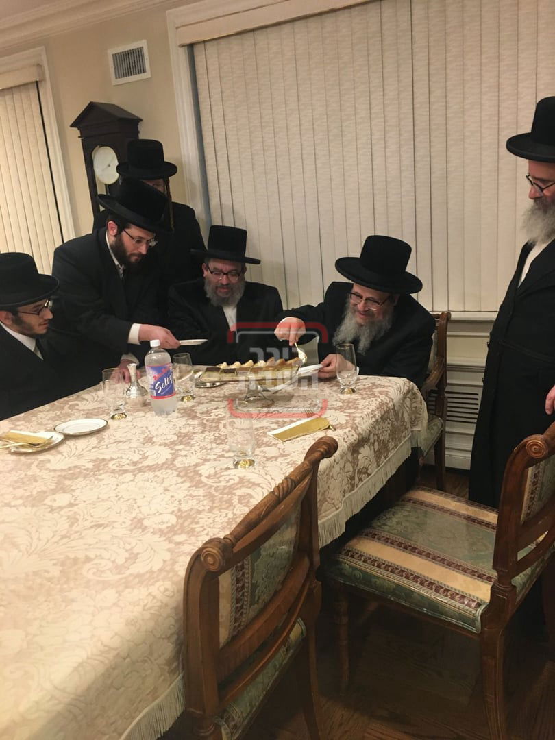 הרה"צ רבי יעקב יוסף טווערסקי מסקווירא, בבתי אדמור"י ארה"ב 