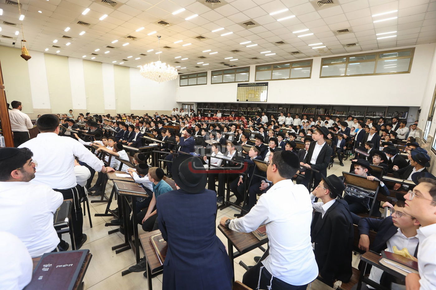 הגאון רבי אהרן פלדמן בשיחה בישיבת 'באר התורה' בבית שמש