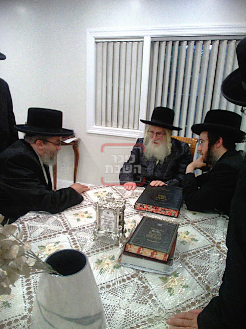 הרה"צ רבי יעקב יוסף טווערסקי מסקווירא, בבתי אדמור"י ארה"ב 