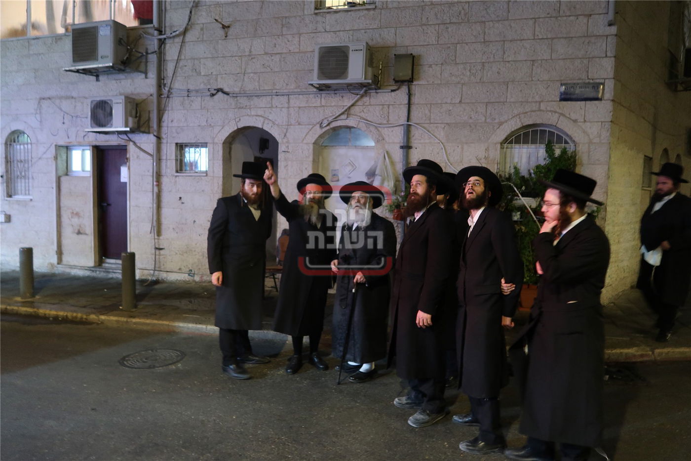 האדמו"ר מקרעטשניף י"ם במצוות שילוח הקן