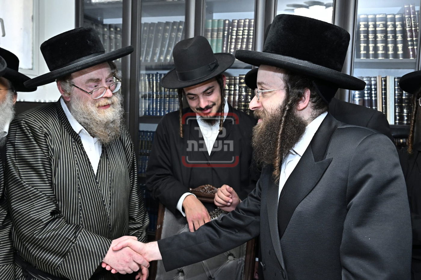 האדמו"ר מקאסוב, והגרי"מ שעכטר בברית מילה