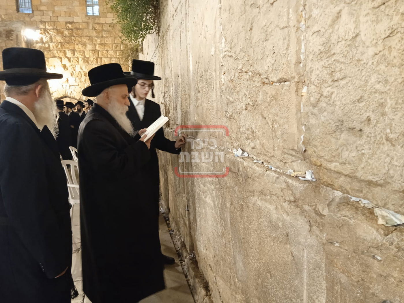 האדמו"ר מבוטשאן בכותל המערבי