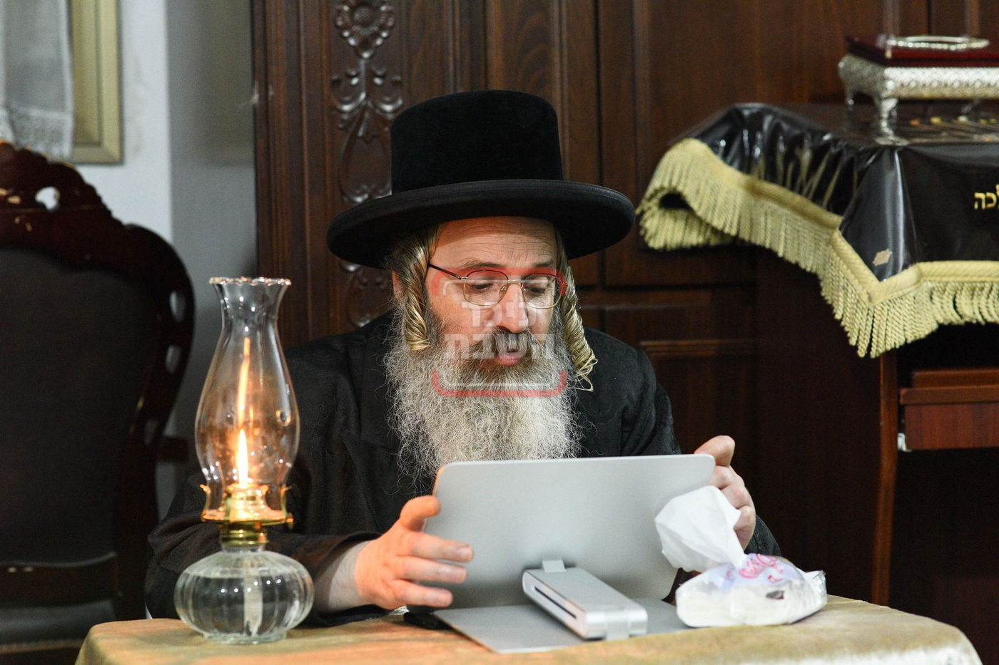 תשעה באב בחצה"ק זוטשקא אמסנא 