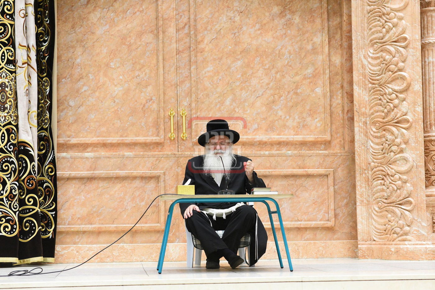 הגה"צ רבי אהרן טוסיג בהספד 'תשעה באב' בחצה"ק ויז'ניץ