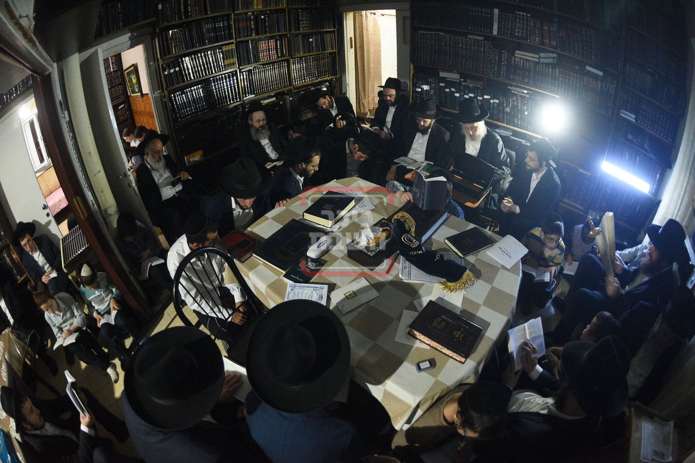 תשעה באב אצל הגרב"ד פוברסקי והגרח"פ ברמן