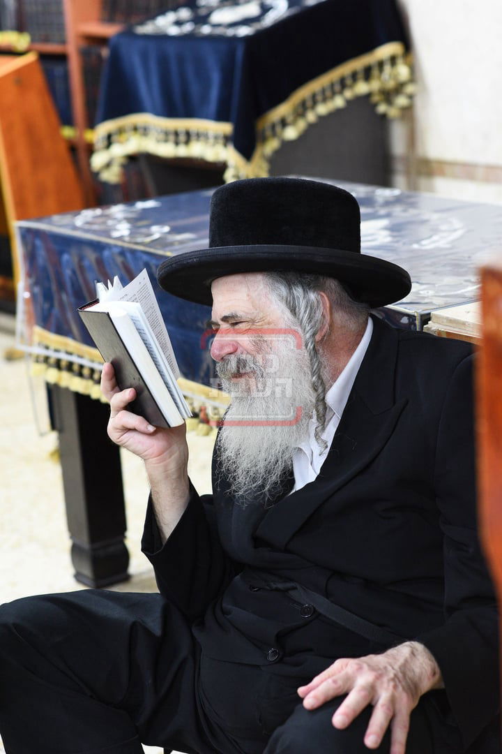 תשעה באב בחצה"ק חוג חתם סופר