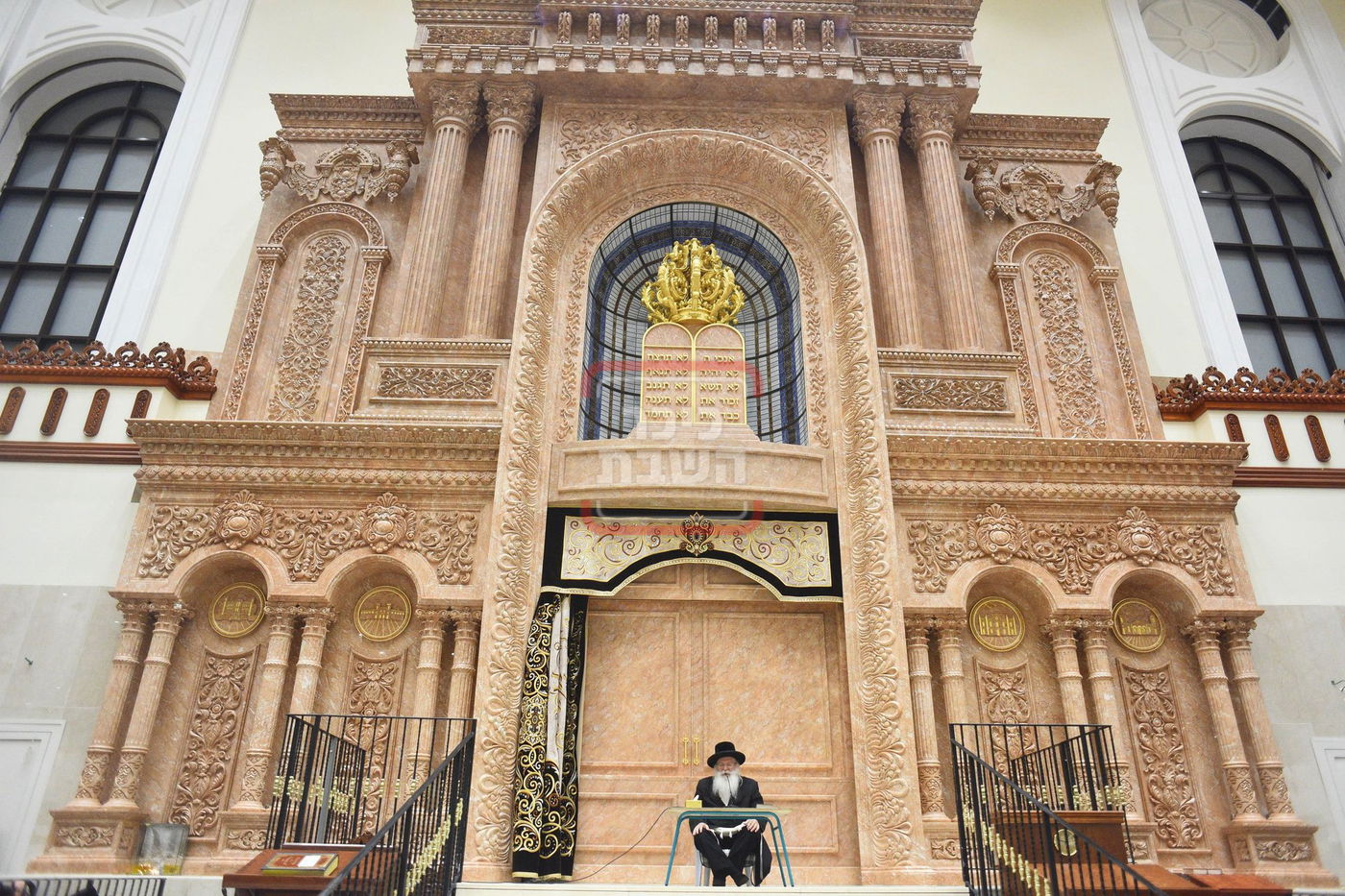 הגה"צ רבי אהרן טוסיג בהספד 'תשעה באב' בחצה"ק ויז'ניץ