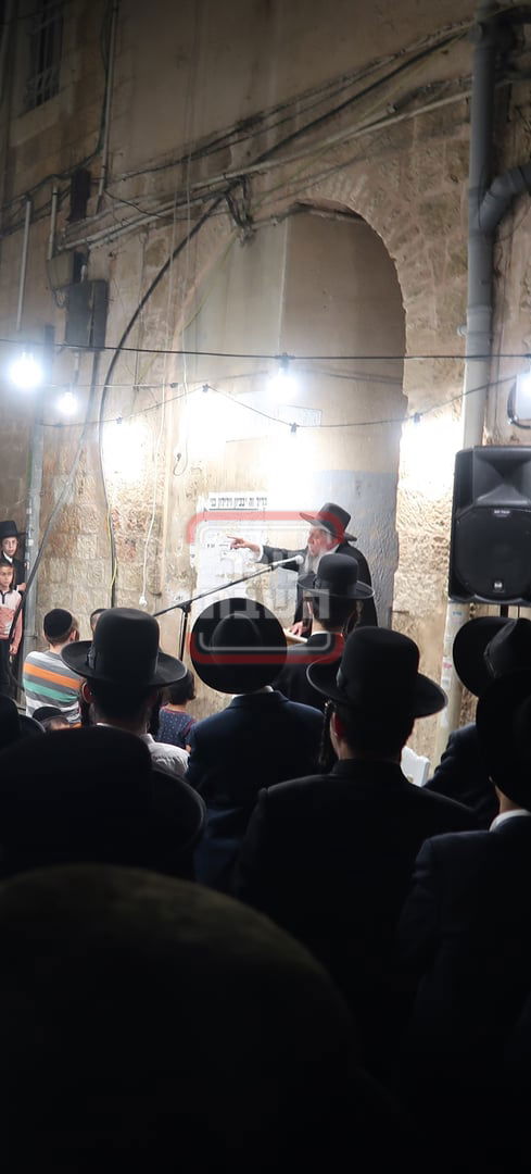 תשעה באב בחצרות הקודש בירושלים