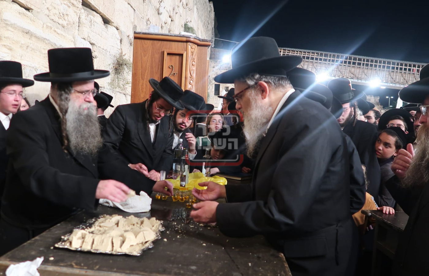 האדמו"ר מלעלוב ירושלים בכותל המערבי