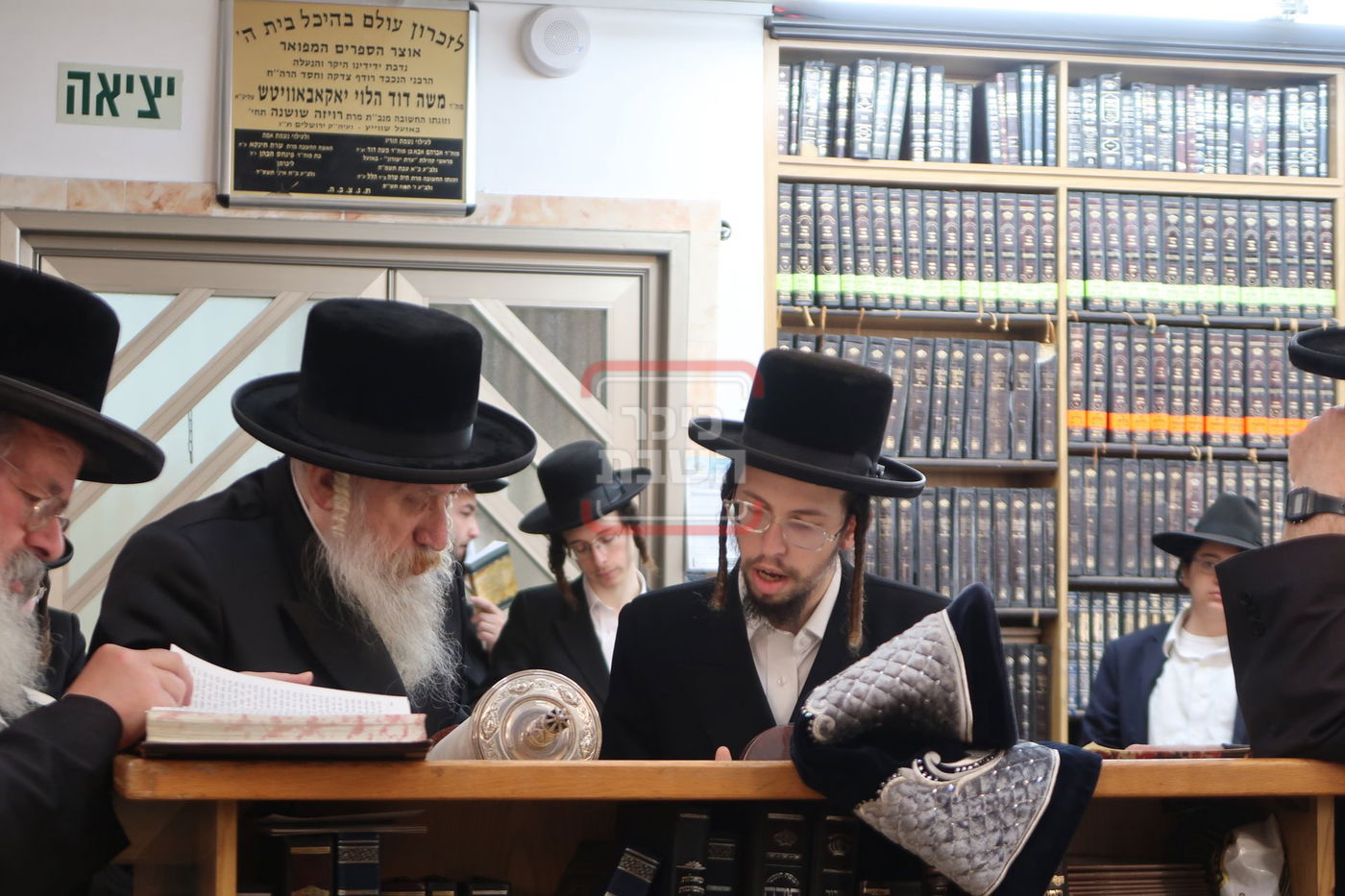 תשעה באב בחצה"ק טשארנאביל 